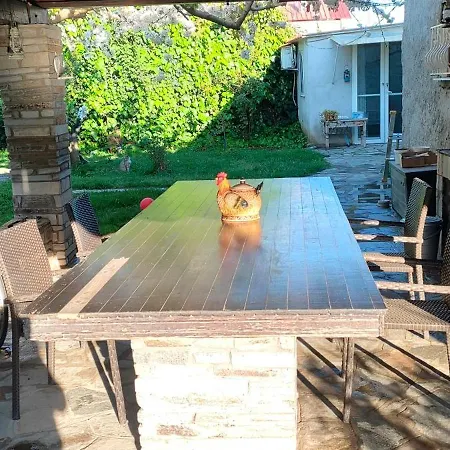 Stone Yard ني كارفالي